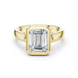 Gold Jewelry L36-3, Emerald center stone, Yellow Gold