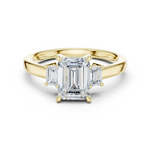 Gold Ring DDLR-038, Emerald center stone, Yellow Gold